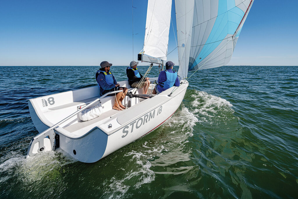 Storm Marine Group Storm 18